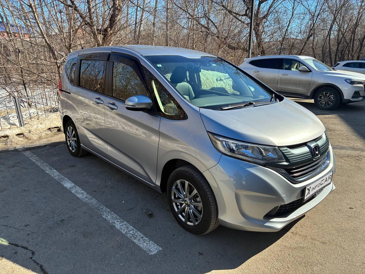 Honda Freed: полноприводный минивэн с японского аукциона